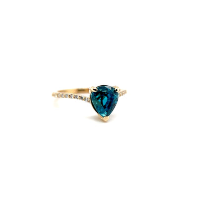 THREE-PRONG PEAR TEAL SAPPHIRE ANNIVERSARY OR PROMISE RING
